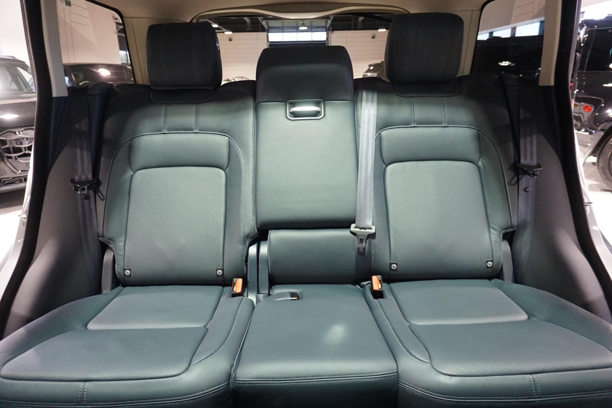 Land Rover Range Rover 2.0 P400e 13.1kWh Vogue SUV 5dr Petrol Plug-in Hybrid Auto 4WD Euro 6 (s/s) (404 ps)